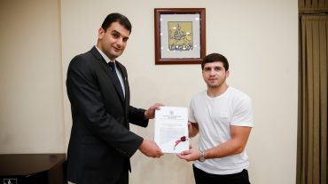 Նոր բնակարան՝ ըմբշամարտիկ Մալխաս Ամոյանին