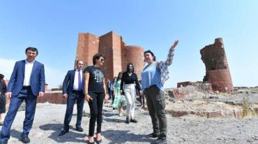 Աննա Հակոբյանն այցելել է Դաշտադեմի ամրոց, զրուցել Թալինի ավագանու «Իմ քայլը»  խմբակցության անդամների հետ