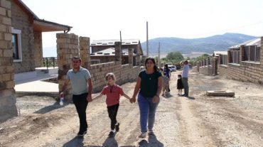 Արցախում ավելի քան 90 ընտանիք նորակառույց բնակավայրում վիճակահանությամբ առանձնատուն է ստացել