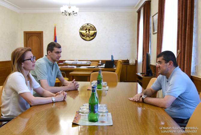 Արայիկ Հարությունյանն ընդունել է «Ապրելու երկիր» կուսակցության հիմնադիր-ղեկավարներին