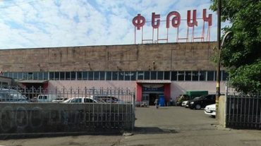 «Սուրմալու»-ի և «Փեթակ»-ի մի խումբ աշխատակիցներ պահանջում են երկկողմանի բացել Քրիստափորի փողոցը