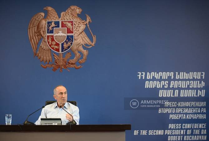 Վիճակը ծանր է, բայց պետք է միավորենք բոլոր ուժերը և պայքարելով նոր դռներ բացենք. Քոչարյանը՝ Տեր-Պետրոսյանի հայտարարության մասին