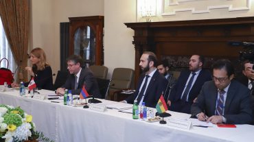 Հենց այս պահին, 2020 թվականի պատերազմից հետո ադրբեջանական վերահսկողության տակ անցած Լեռնային Ղարաբաղի տարածքներում Ադրբեջանը ոչնչացնում է հայկական մշակութային ժառանգությունը. Միրզոյան