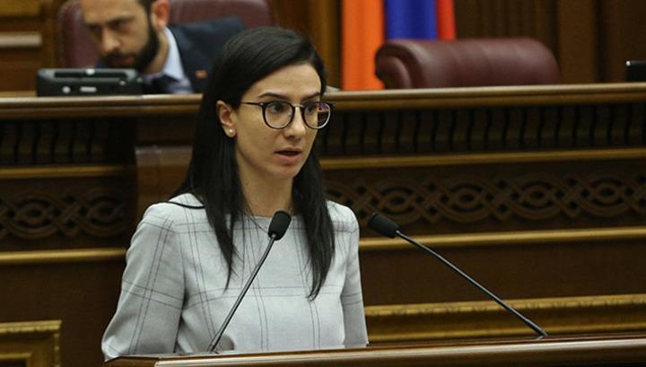 Աննա Վարդապետյանն ազատվել է վարչապետի օգնականի պաշտոնից
