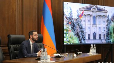 Ռուբեն Ռուբինյանը հանդիպել է «Ամառային դպրոց» ծրագրի մասնակիցների հետ և դասախոսություն կարդացել