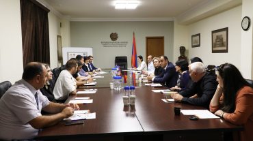 ԿԳՄՍ նախարարության և Քաղաքաշինության կոմիտեի պատասխանատուները լանդշաֆտի վերաբերյալ գրքույկներ են փոխանցել մարզերի դպրոցներին