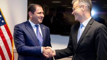 Սուրեն Պապիկյանը Քոլին Քահլի հետ քննարկել է հայ-ամերիկյան պաշտպանական համագործակցության օրակարգը