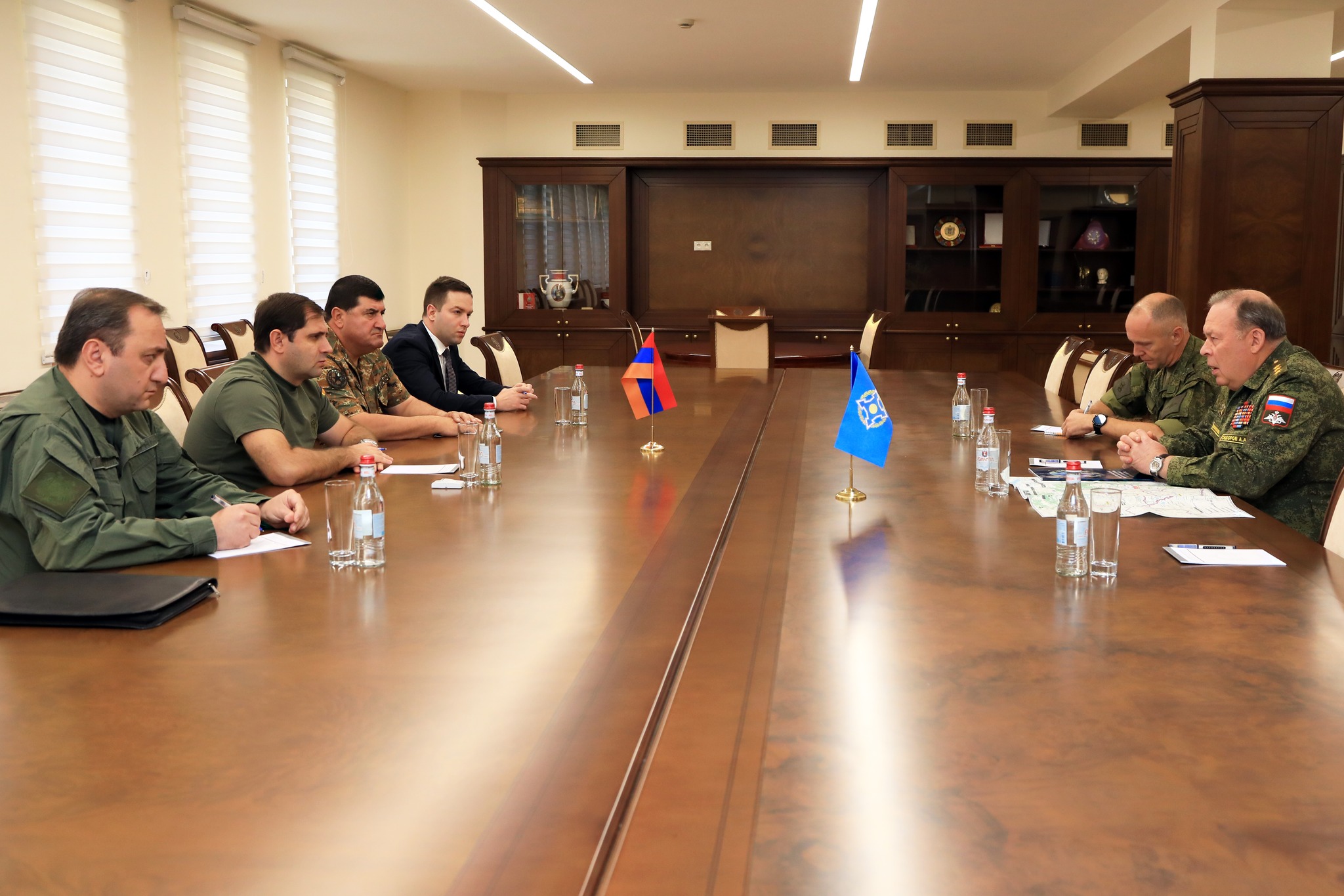 Սուրեն Պապիկյանն ընդունել է ՀԱՊԿ Միացյալ շտաբի պետ Անատոլի Սիդորովին