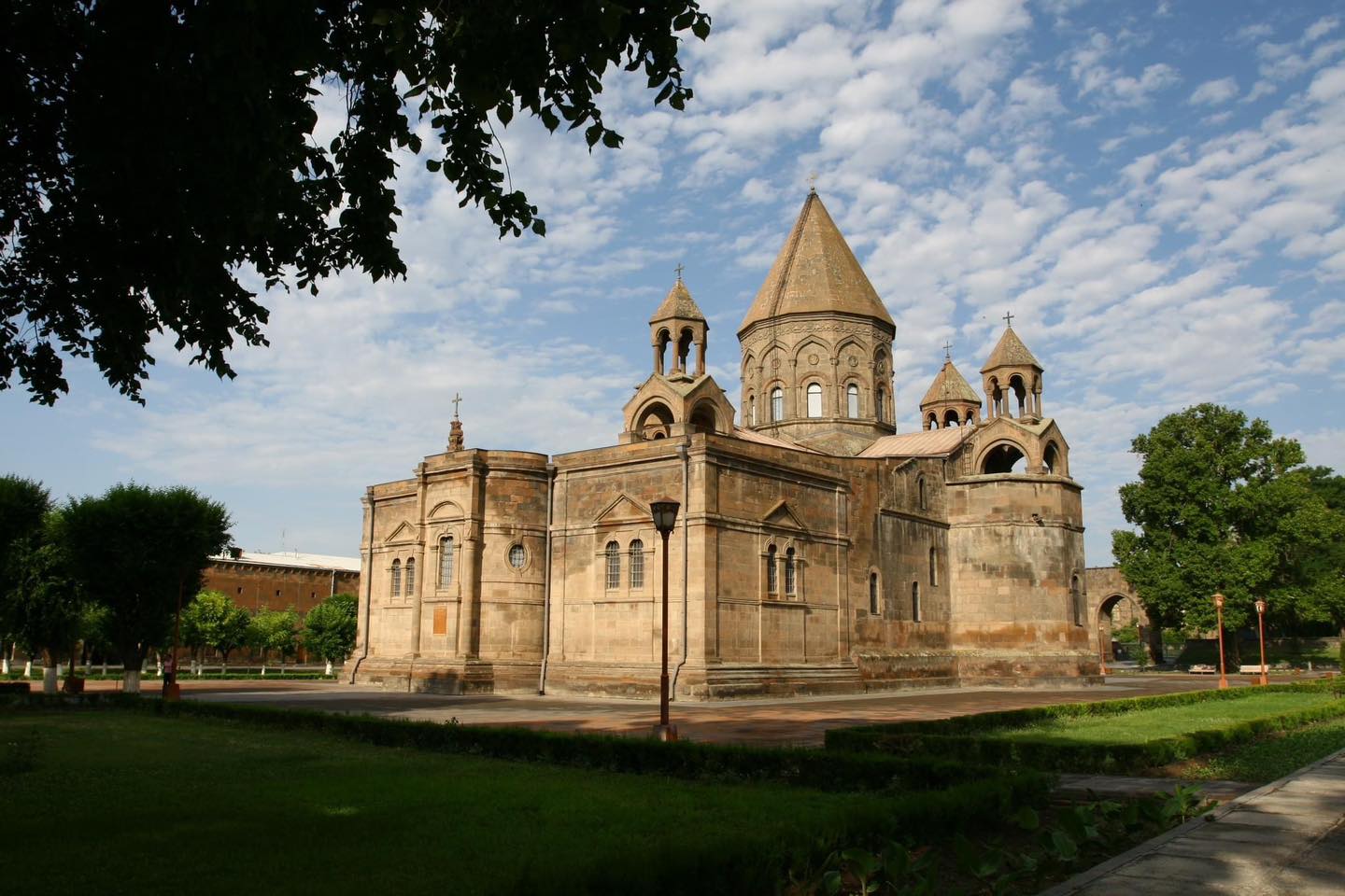 Հայաստանի և Արցախի նախկին նախագահների մասնակցությամբ Մայր Աթոռ Սուրբ Էջմիածնում տեղի է ունեցել շահագրգիռ քննարկում. Մայր Աթոռ Սուրբ Էջմիածին
