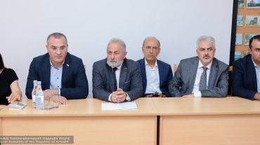 Արցախի օրենսդիր մարմնի ներկայացուցիչները հանդիպել են ԱրՊՀ գիտխորհրդի և ուսխորհրդի անդամների հետ