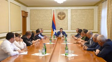Արայիկ Հարությունյանն ընդունել է «Ազատ հայրենիք-ՔՄԴ» խորհրդարանական խմբակցության անդամներին