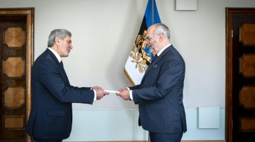 Հովհաննես Իգիթյանն իր հավատարմագրերն է հանձնել Էստոնիայի նախագահ Ալար Կարիսին