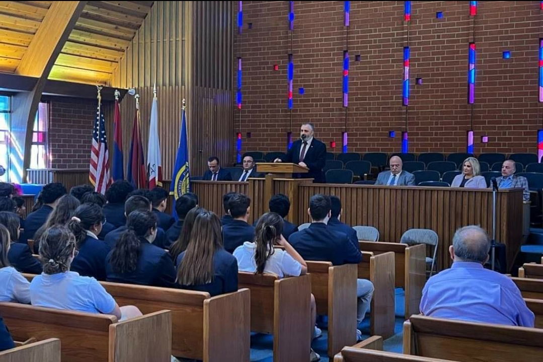 ԱԳ նախարարն այցելել է Լոս Անջելեսի Սրբոց Նահատակաց Ֆերահեան ազգային վարժարան