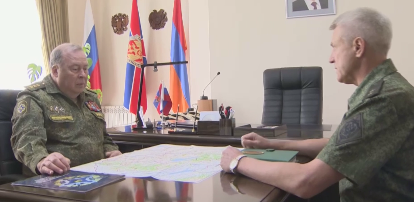 ՀՀ-ում ՌԴ ԱԴԾ վարչության պետն ու ՀԱՊԿ միացյալ շտաբի պետը քննարկել են հայ-ադրբեջանական սահմանին տիրող իրավիճակը