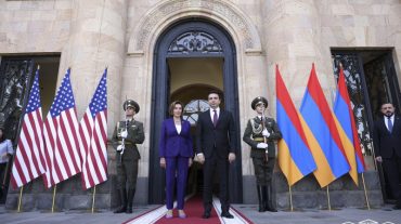 ԱՄՆ-ում հպարտանում ենք, որ շրջապատված ենք հայրենասեր հայերով․ Փելոսին՝ Սիմոնյանին