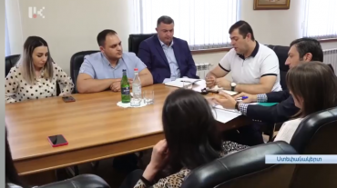 ԱՀ առողջապահության նախարարը ՀՕՖ-ի հայաստանյան գրասենյակի առողջապահական ծրագրերի ներկայացուցիչների հետ քննարկել է «Բժիշկներ Արցախի համար» ծրագիրը