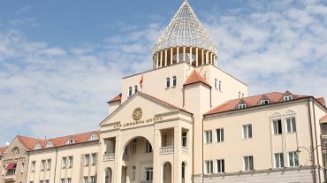 ԱՀ ԱԺ պատգամավորները Արթուր Դավթյանին և Արգիշտի Քյարամյանին միջնորդություն են ներկայացրել՝ վերանայելու Միքայել Արզումանյանի խափանման միջոցը