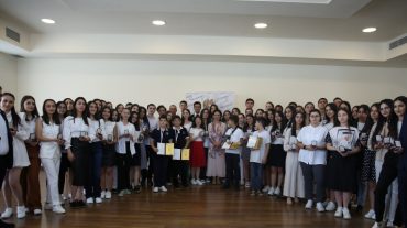 Պարգևատրվել են դպրոցների այս տարվա մեդալակիրները, «Կենգուրու» և «Մեղու» մրցույթների հաղթողները