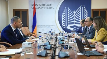 Վահան Քերոբյանն աշխատանքային հանդիպում է ունեցել Արժույթի միջազգային հիմնադրամի հայաստանյան առաքելության ներկայացուցիչների հետ