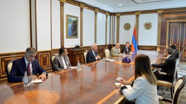 ՀՀ նախագահն ու Գրոսին անդրադարձել են Հայաստանում նոր ատոմային էներգաբլոկի կառուցման նախագծային աշխատանքներին