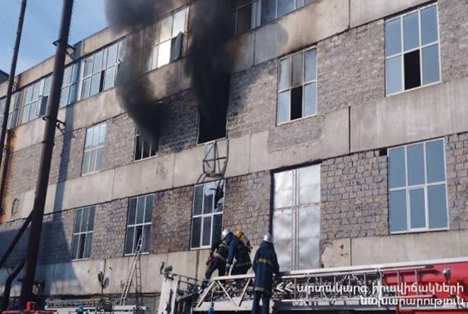Երևանի Սևանի փողոցում գտնվող սուրճի գործարանում հրդեհ է բռնկվել