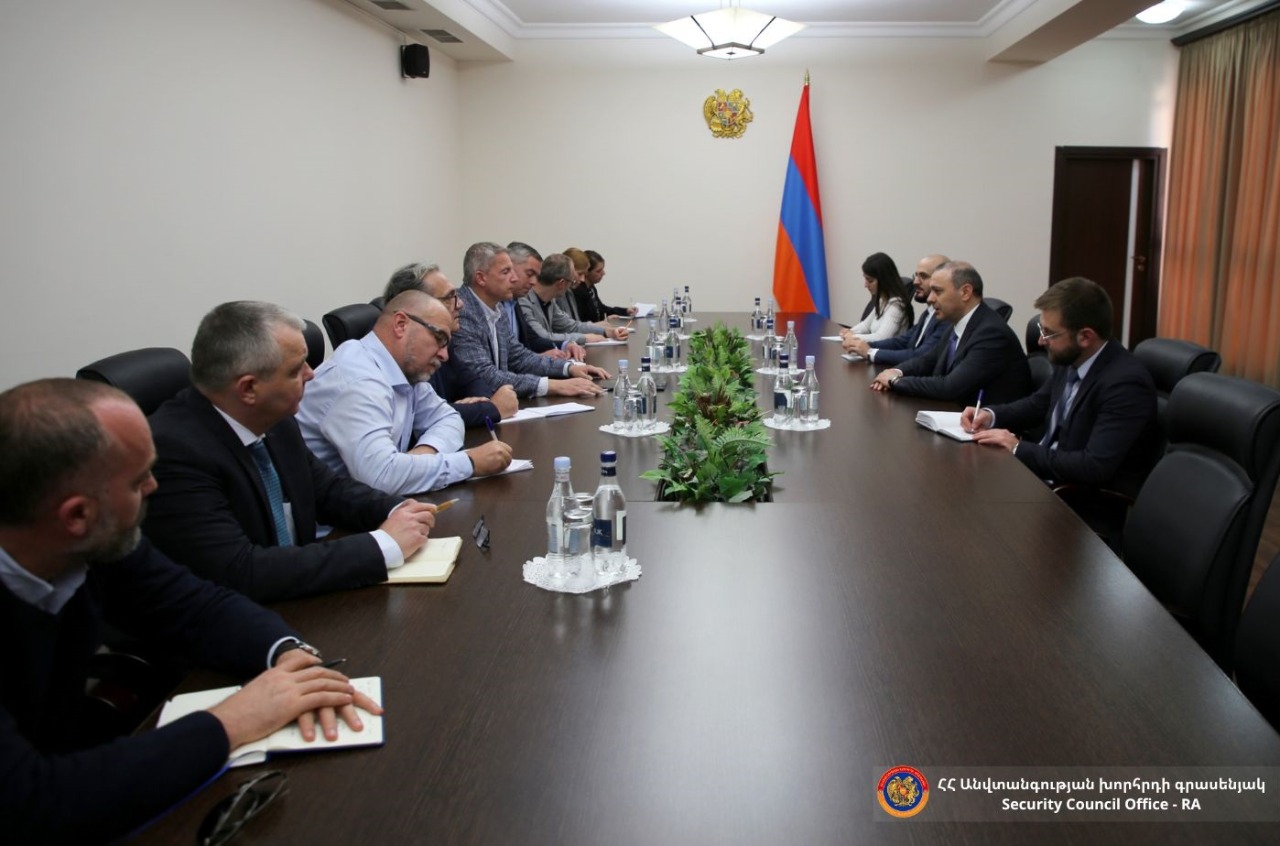 ԱԽ քարտուղար Արմեն Գրիգորյանն ընդունել է ԵԱՀԿ կարիքների գնահատման առաքելության անդամներին