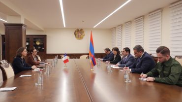 Պապիկյանն ու Իզաբել Դյումոնը քննարկել են պաշտպանական ոլորտում հայ-ֆրանսիական համագործակցությանն առնչվող հարցեր