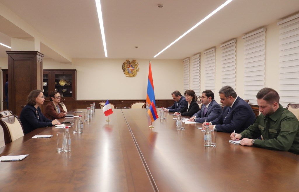 Պապիկյանն ու Իզաբել Դյումոնը քննարկել են պաշտպանական ոլորտում հայ-ֆրանսիական համագործակցությանն առնչվող հարցեր