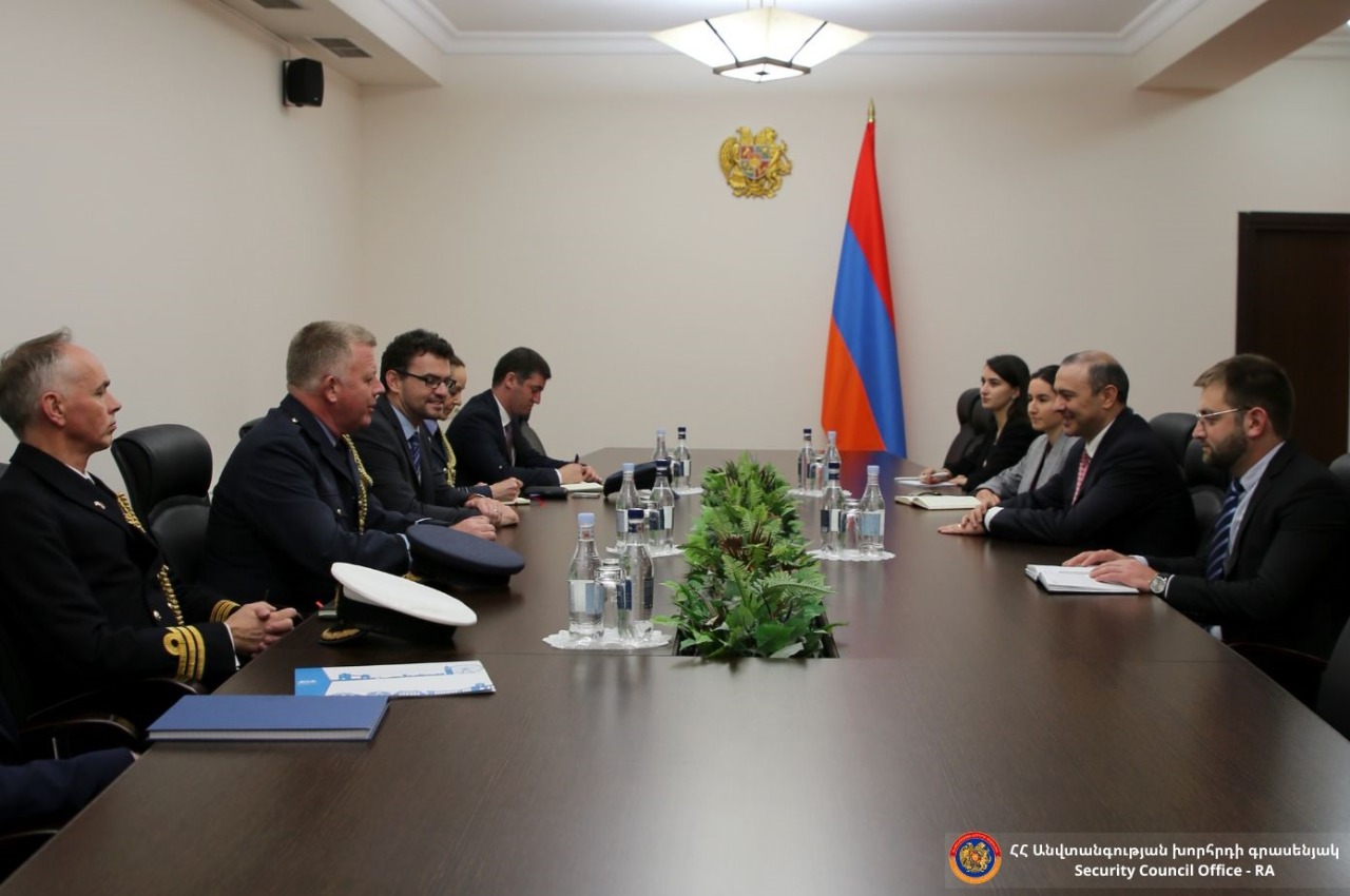 Արմեն Գրիգորյանն ու Փիթ Քրաքֆորդը քննարկել են անվտանգության ոլորտում համագործակցության հեռանկարները