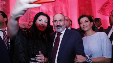Վարչապետը տիկնոջ հետ մասնակցել է Համաշխարհային հայկական առաջին գագաթնաժողովի բացման արարողությանը