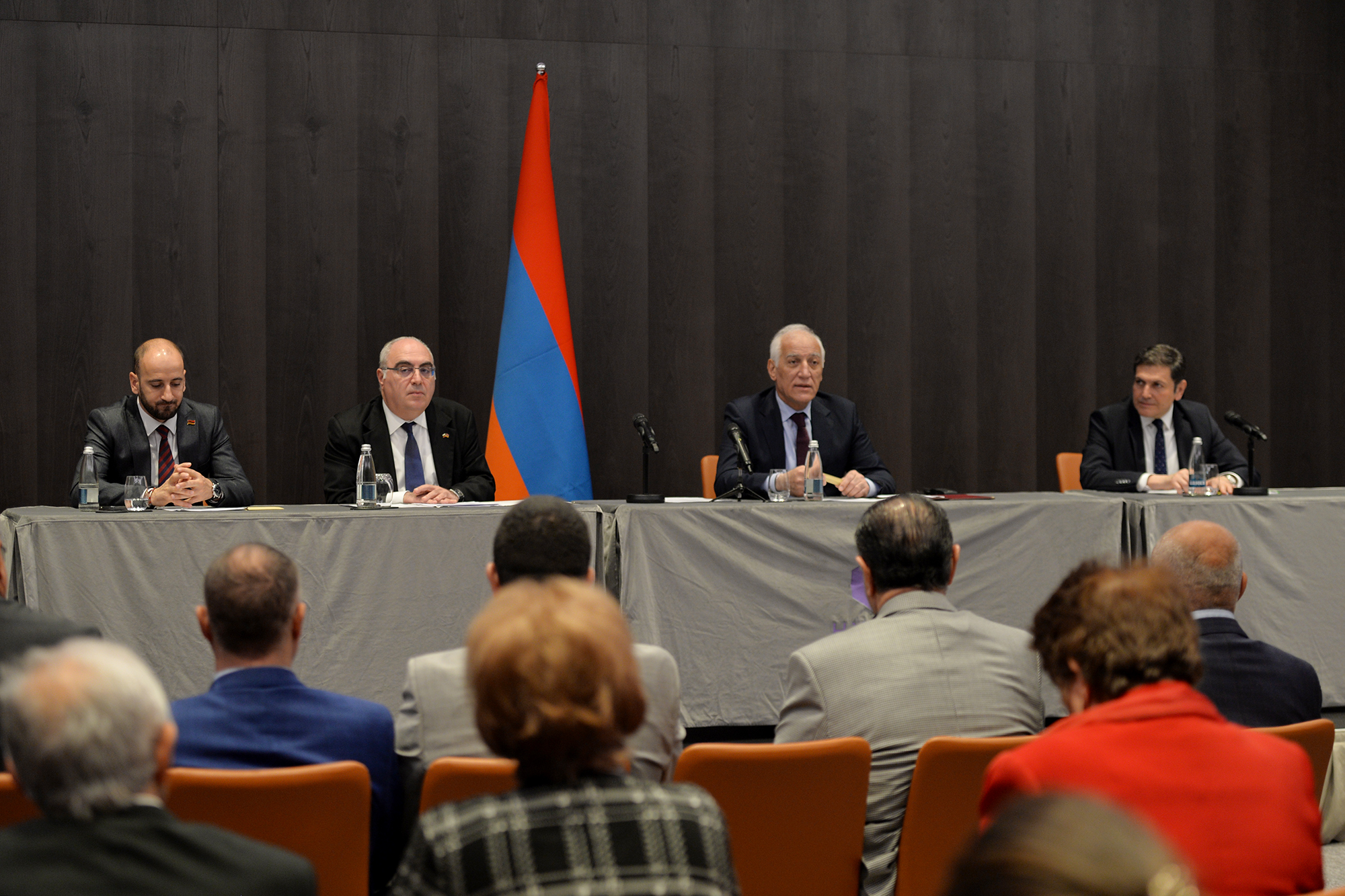 Նախագահ Խաչատուրյանը հանդիպել է Բուլղարիայի հայ համայնքի ներկայացուցիչների հետ