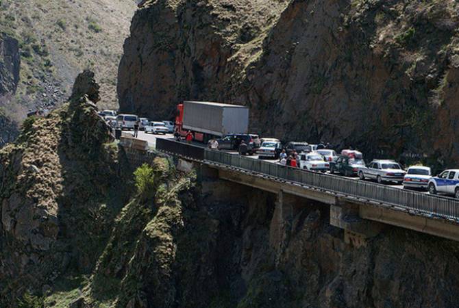 ՌԴ Պետդումայում առաջարկել են առգրավել սահմանին լքված  մեքենաները