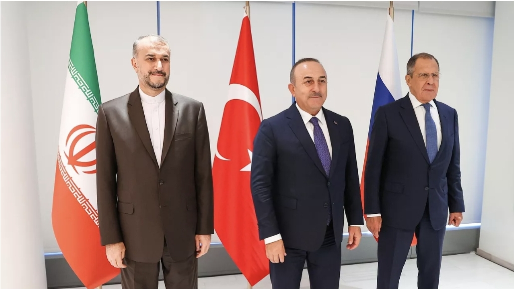 Իրանի ղեկավարի խորհրդականը առաջընթաց է համարել Ռուսաստանի և Չինաստանի՝ դոլարից հրաժարվելը