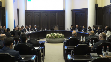 Կառավարության անդամները մեկ րոպե լռությամբ հարգեցին հոկտեմբերի 27-ի ոճրագործության զոհերի հիշատակը