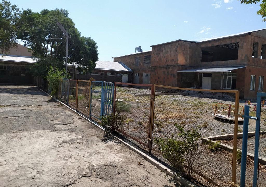 Գողացել էր գյուղի դպրոցի բակում դրված տախտակները