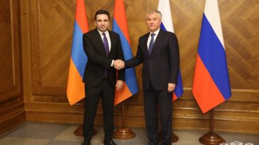 Հայաստանն անվտանգության մասով երկարաժամկետ լուծումների ժամանակ չունի. Ալեն Սիմոնյանը՝ Վյաչեսլավ Վոլոդինին