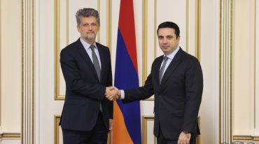 Կարո Փայլանը և Ալեն Սիմոնյանը զրուցել են Հայաստան-Թուրքիա սահմանների բացման շուրջ
