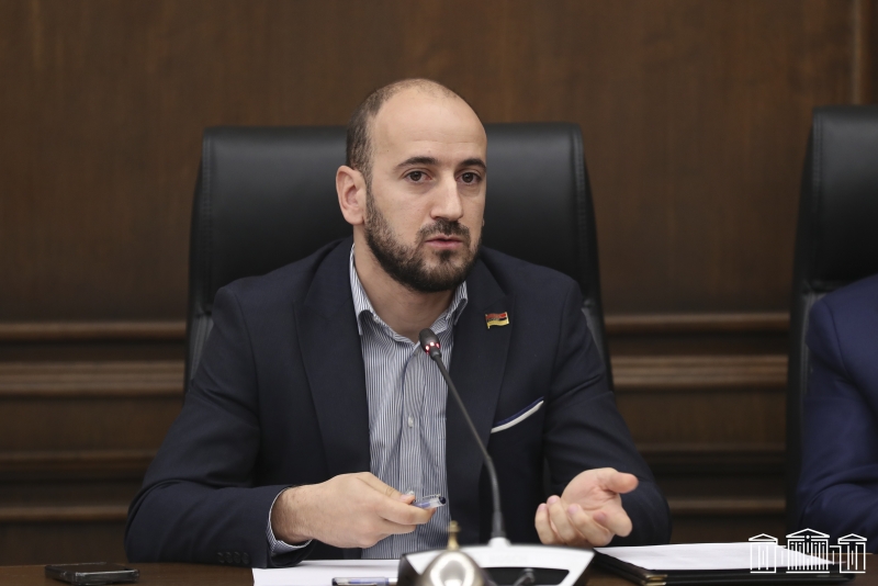 Եկող տարվա ապրիլից կամավոր կատեստավորվեն նաև մարզիչները. Սիսակ Գաբրիելյան