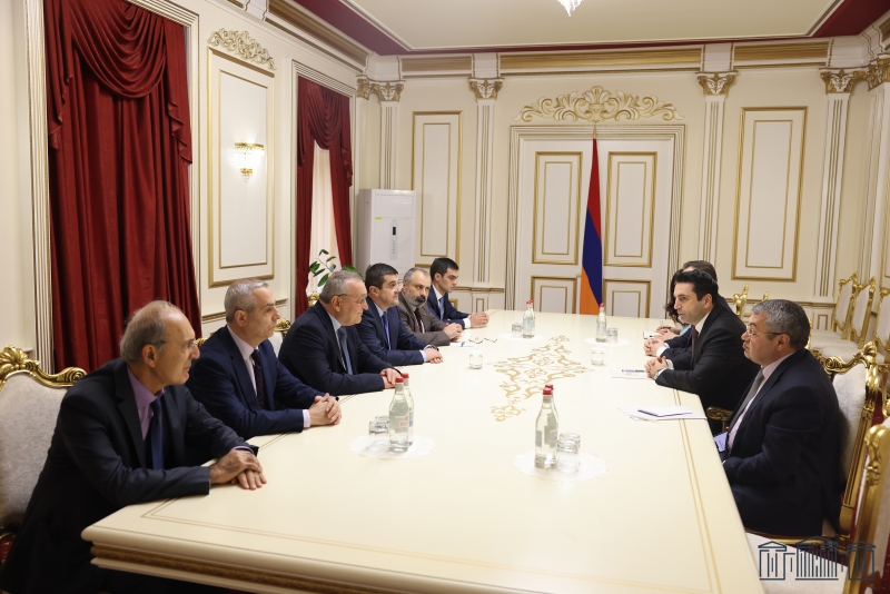 Ալեն Սիմոնյանը արցախցի գործընկերներին է ներկայացրել ՌԴ կատարած այցի մանրամասները