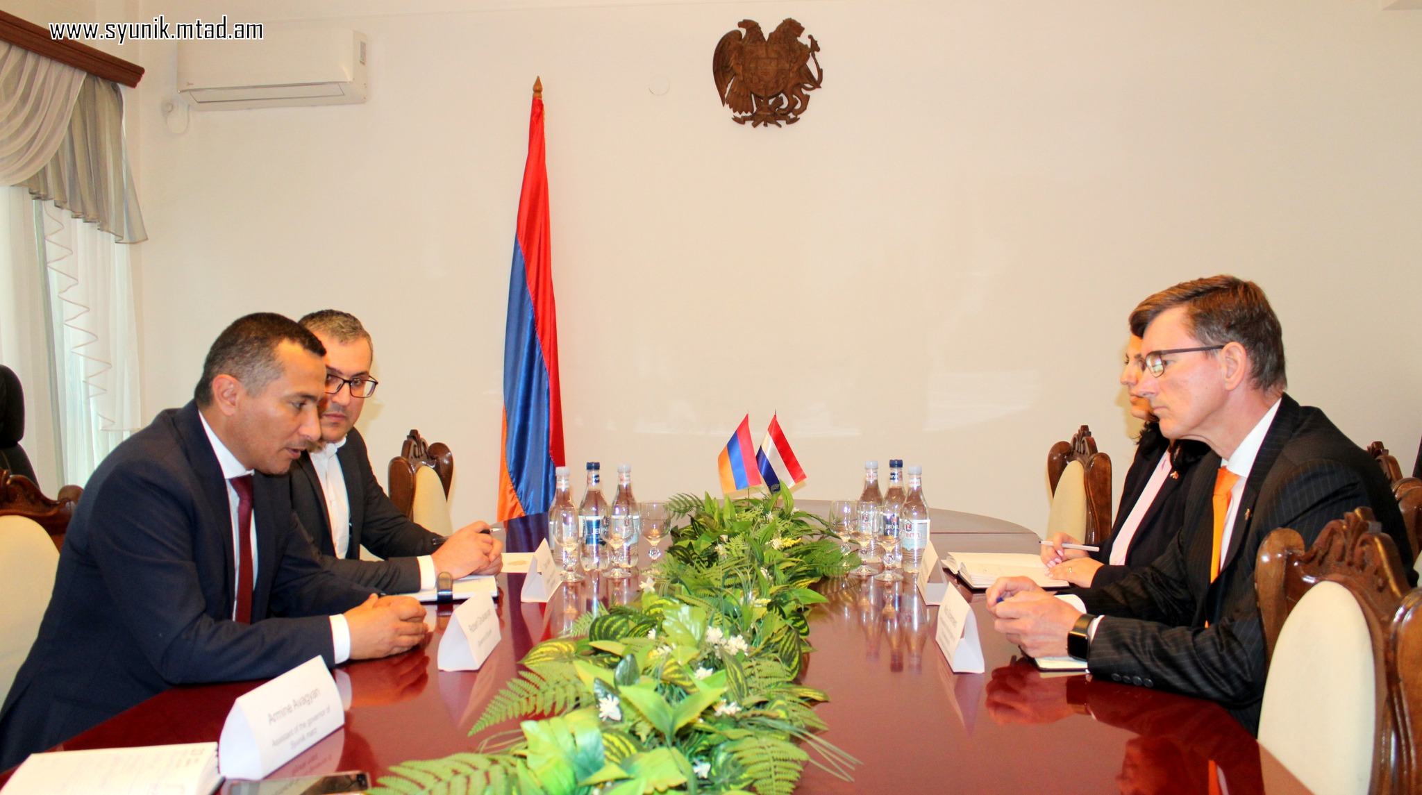 Սյունիքի մարզպետը Նիդերլանդների Թագավորության դեսպանին ներկայացրել է սեպտեմբերյան պատերազմի օրերին մարզում ստեղծված իրավիճակը