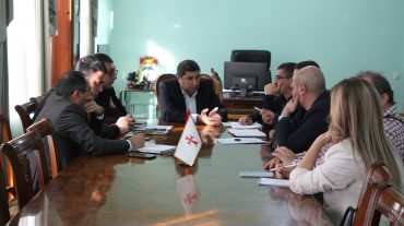 Գյումրիի քաղաքապետը ջրամատակարարման ցանցի նորացման ծրագրի պատասխատուների հետ հանդիպմանը դժգոհել է աշխատանքների դանդաղ ընթացքից
