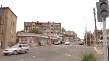 Ստեփանակերտի փողոցներում տեղադրվում են լուսացուցային օբյեկտներ