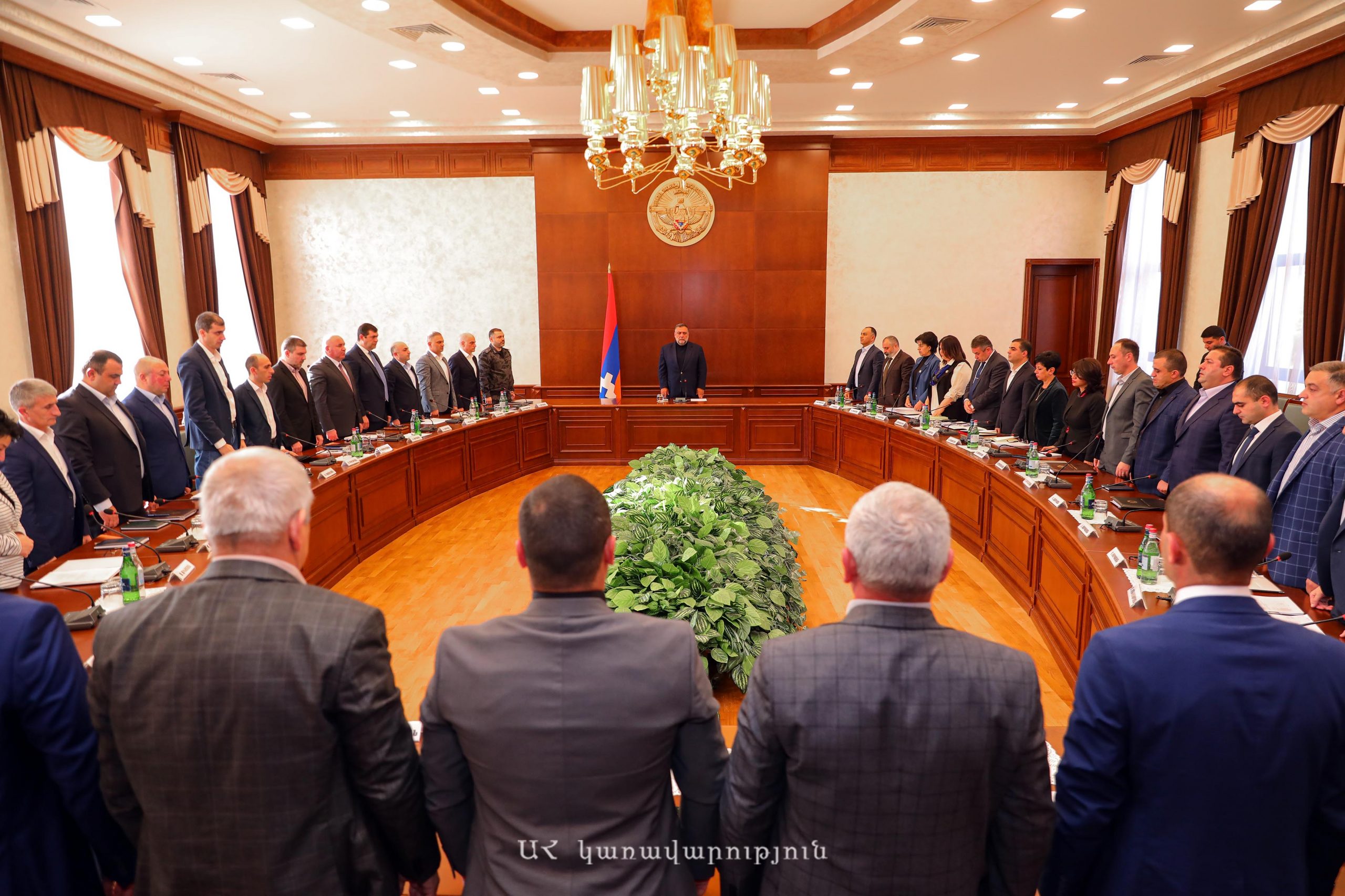 Այստեղ եմ, որ ձեզ հետ միասին ամեն ինչ անենք, որ Արցախն ունենա հաղթանակներ. Ռուբեն Վարդանյանն ընդլայնված խորհրդակցություն է հրավիրել