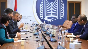 Վահան Քերոբյանը և Բենինի դեսպանը քննարկել են երկու երկրների միջև առևտրաշրջանառությանը վերաբերող հարցեր