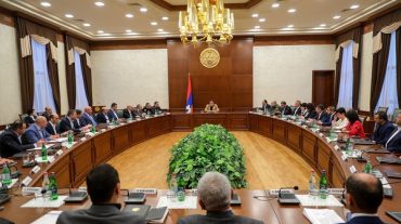 Միասին պետք է շատ բարդ մարտահրավերներ հաղթահարենք. Ռուբեն Վարդանյանի գլխավորությամբ տեղի է ունեցել Արցախի Հանրապետության կառավարության նիստը