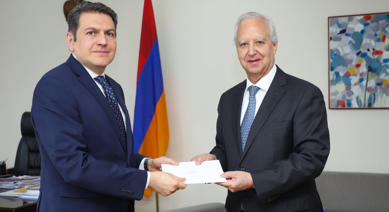 Չիլիի նորանշանակ դեսպանն ու ՀՀ ԱԳ փոխնախարարն անդրադարձել են  տարածաշրջանային և միջազգային օրակարգի խնդիրներին