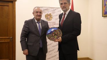 Դումանյանն ու Փայլանը քննարկել են  Թուրքիայի քաղաքացի հայերի կրթության ոլորտին առնչվող խնդիրներ