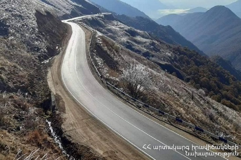 Սյունիքի մարզի Գորայք գյուղում և «Մեղրու սար» կոչվող հատվածում տեղում է ձյուն