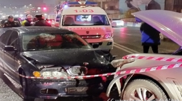 «Վստրեչի» կամուրջի մոտակայքում բախվել են «BMW»-ներն ու «Infiniti»-ն. տուժածները տեղափոխվել են հիվանդանոց