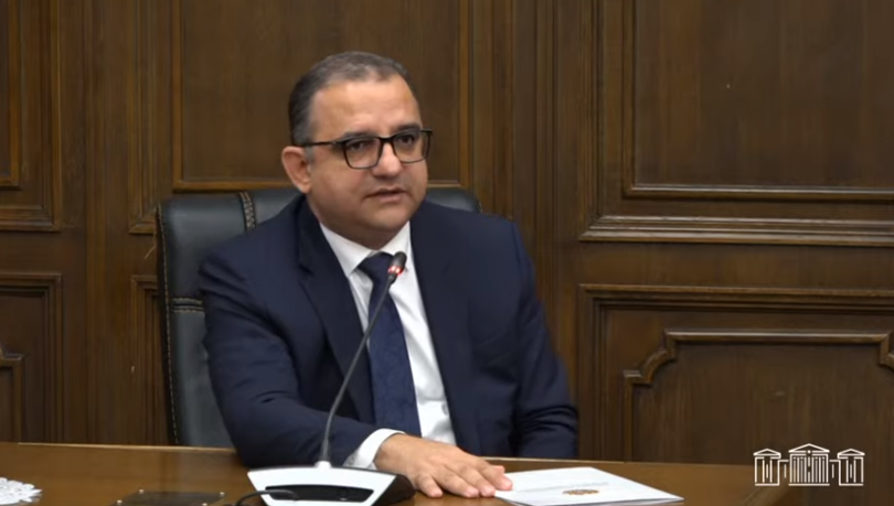 Որքա՞ն գումար է ամեն տարի ՀՀ-ն փոխանցում ԵԱՏՄ միասնական բյուջե. ԱԺ-ում քննարկվում է պետբյուջեի եկամուտներ և ծախսեր հատվածը